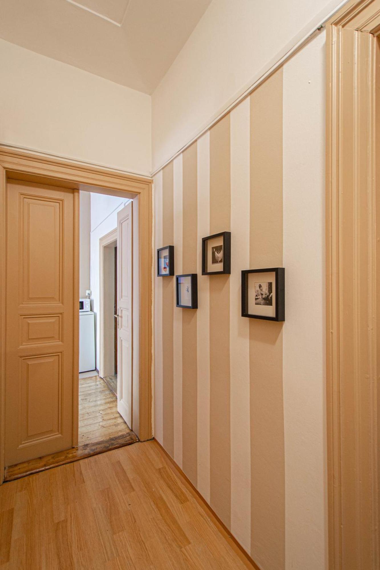 For Celebrations Spacious 3Bdr Apartment With Balcony Прага Екстериор снимка