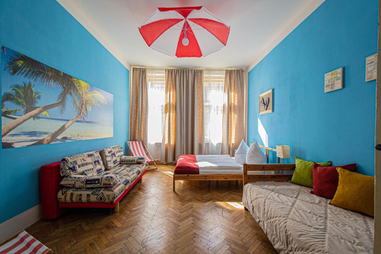 For Celebrations Spacious 3Bdr Apartment With Balcony Прага Екстериор снимка