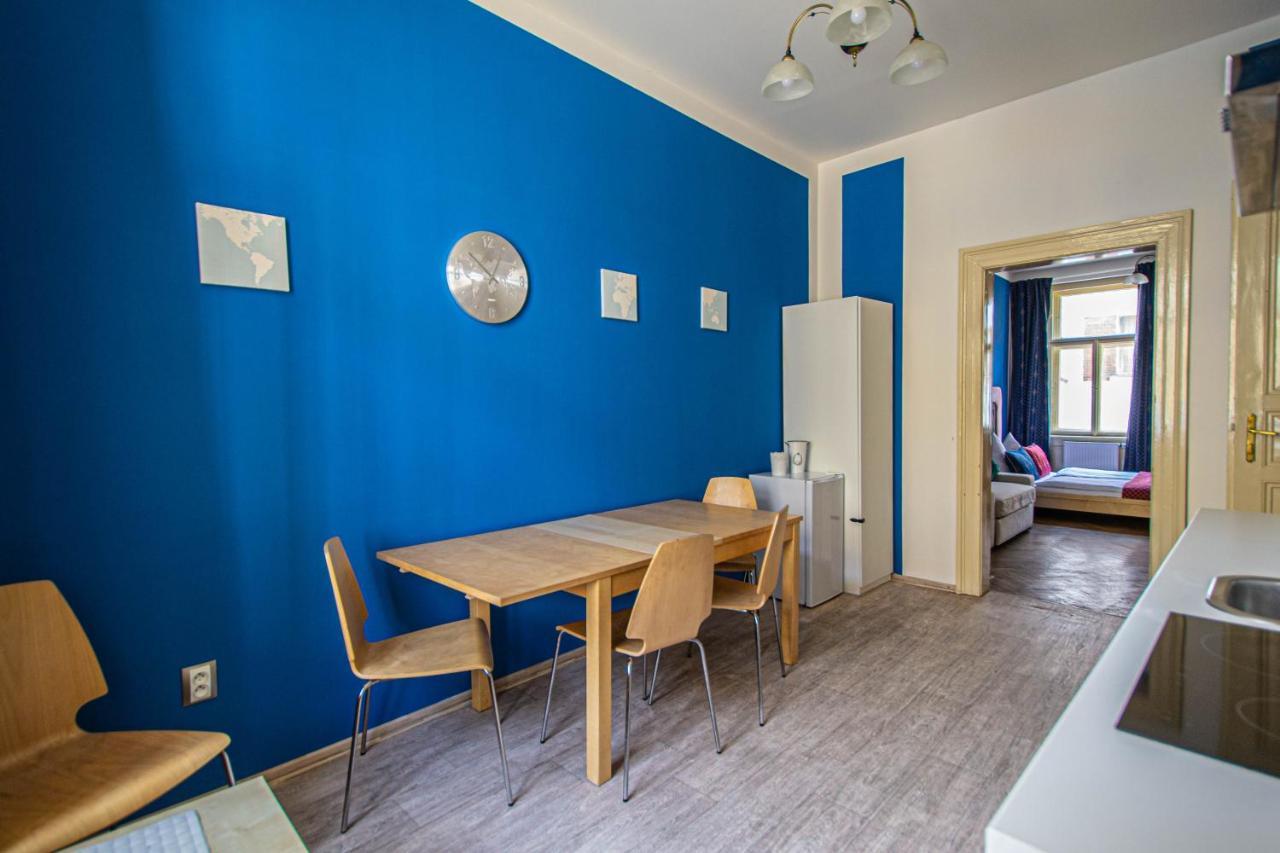 For Celebrations Spacious 3Bdr Apartment With Balcony Прага Екстериор снимка