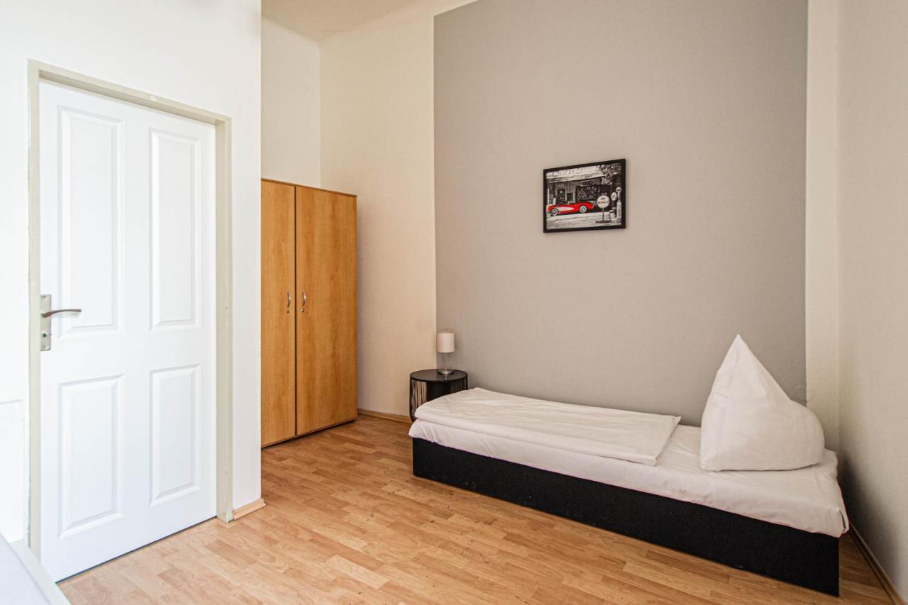 For Celebrations Spacious 3Bdr Apartment With Balcony Прага Екстериор снимка