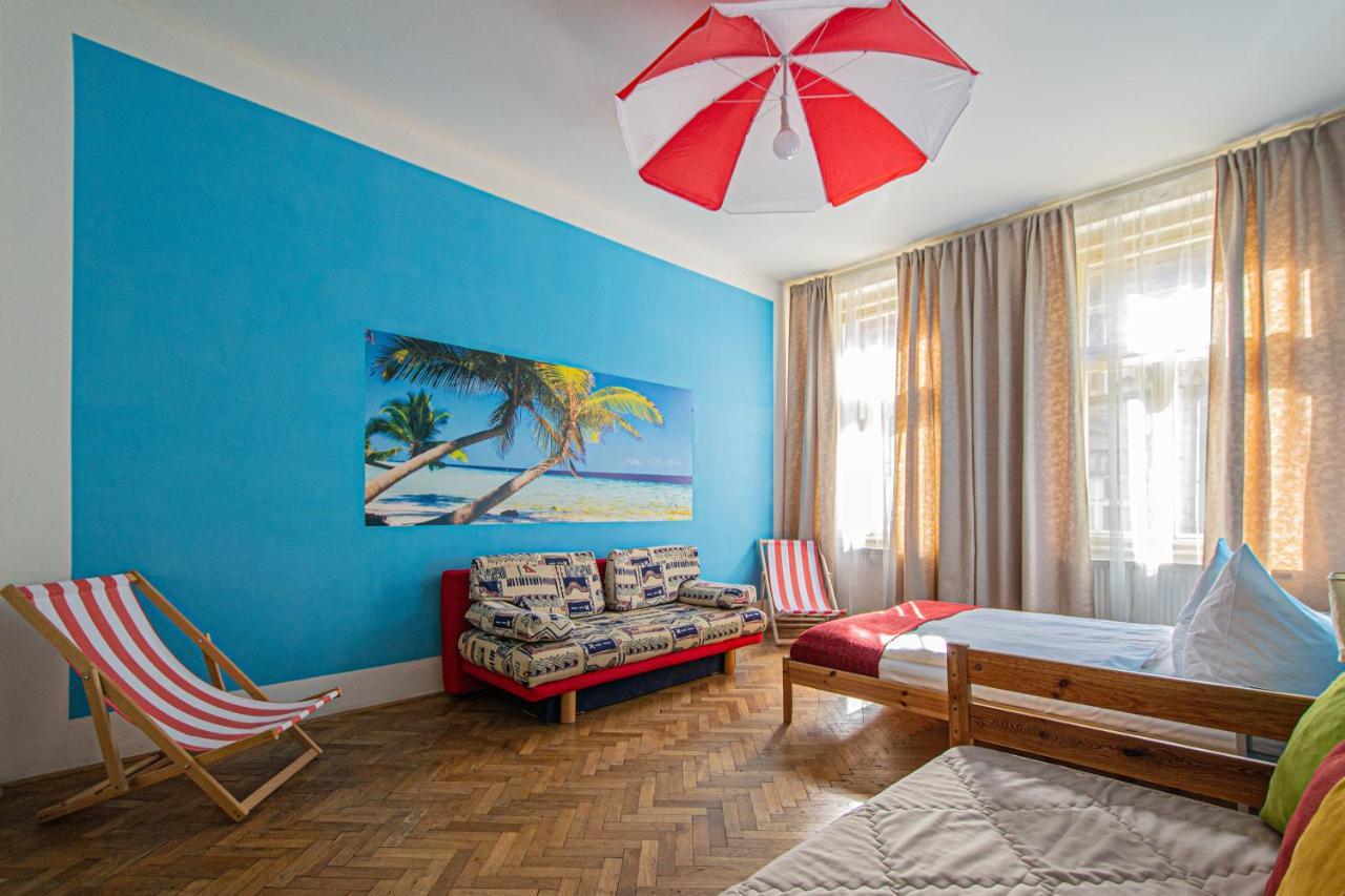 For Celebrations Spacious 3Bdr Apartment With Balcony Прага Екстериор снимка