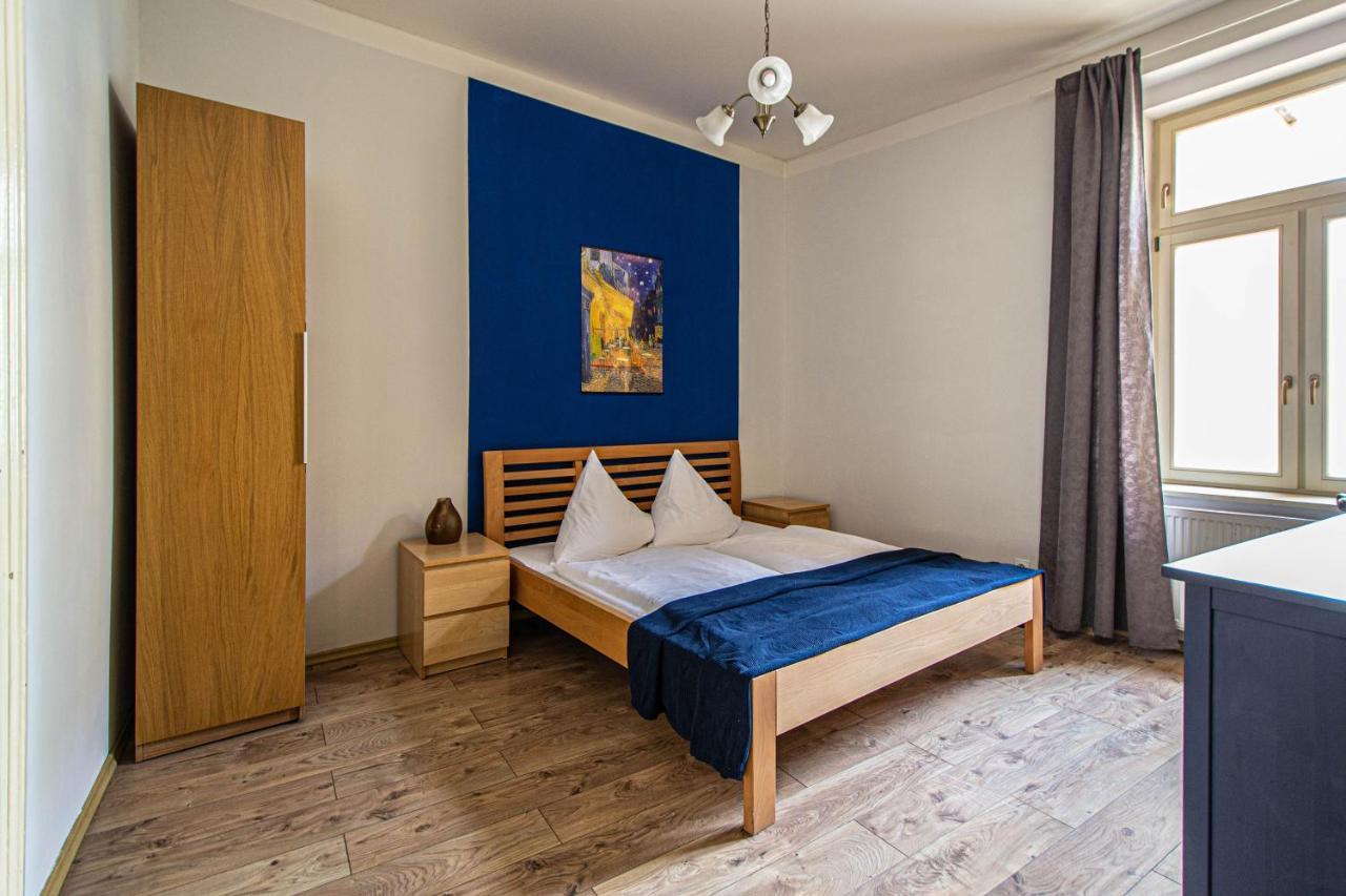 For Celebrations Spacious 3Bdr Apartment With Balcony Прага Екстериор снимка