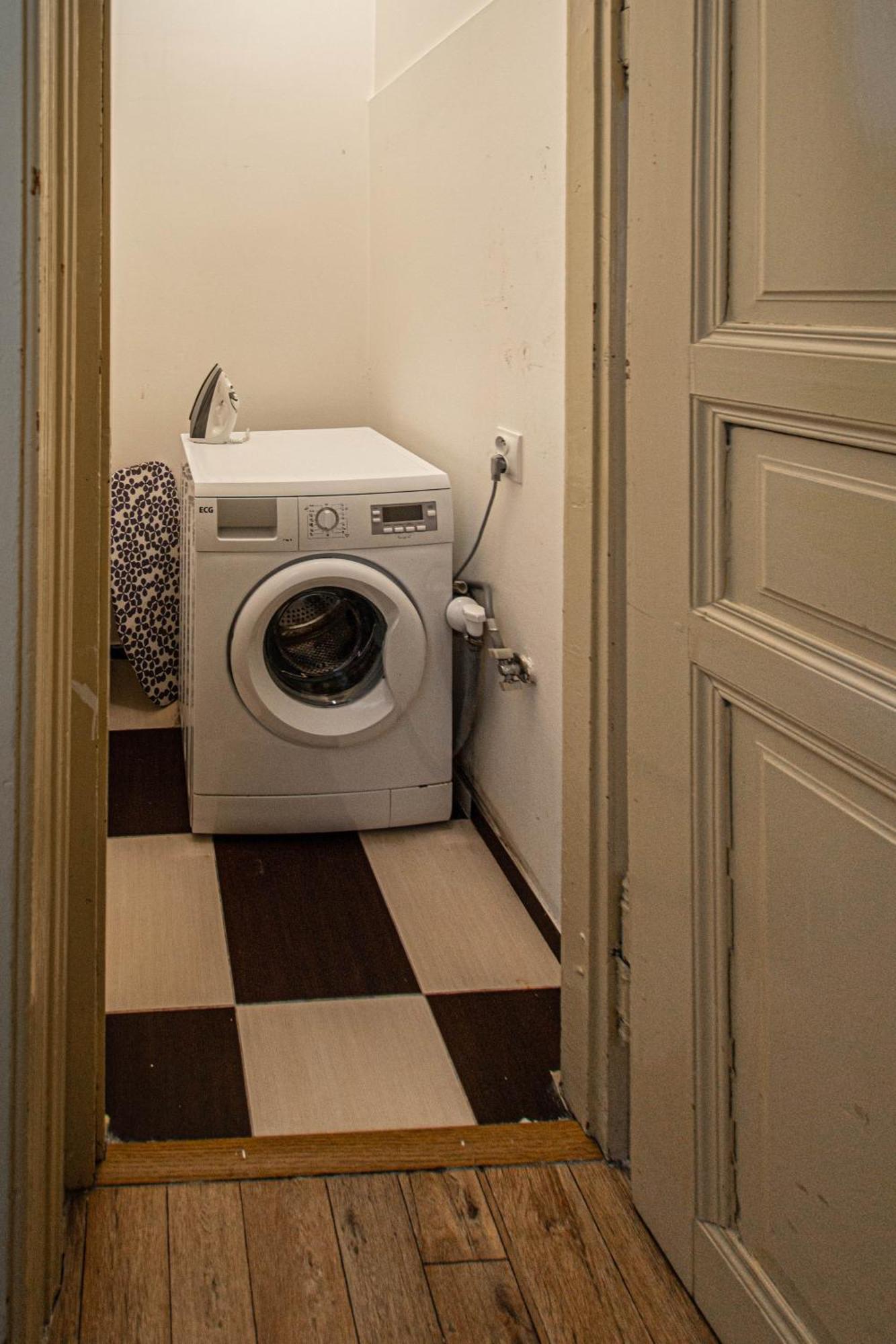 For Celebrations Spacious 3Bdr Apartment With Balcony Прага Екстериор снимка
