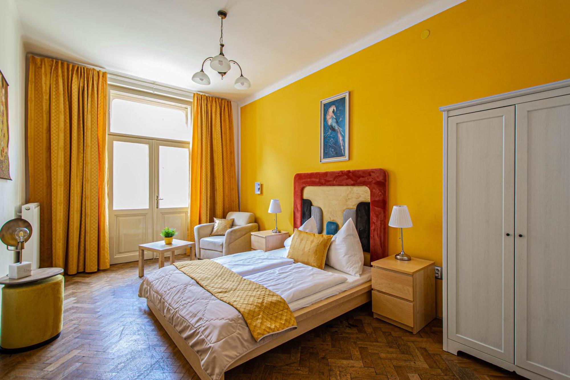 For Celebrations Spacious 3Bdr Apartment With Balcony Прага Екстериор снимка